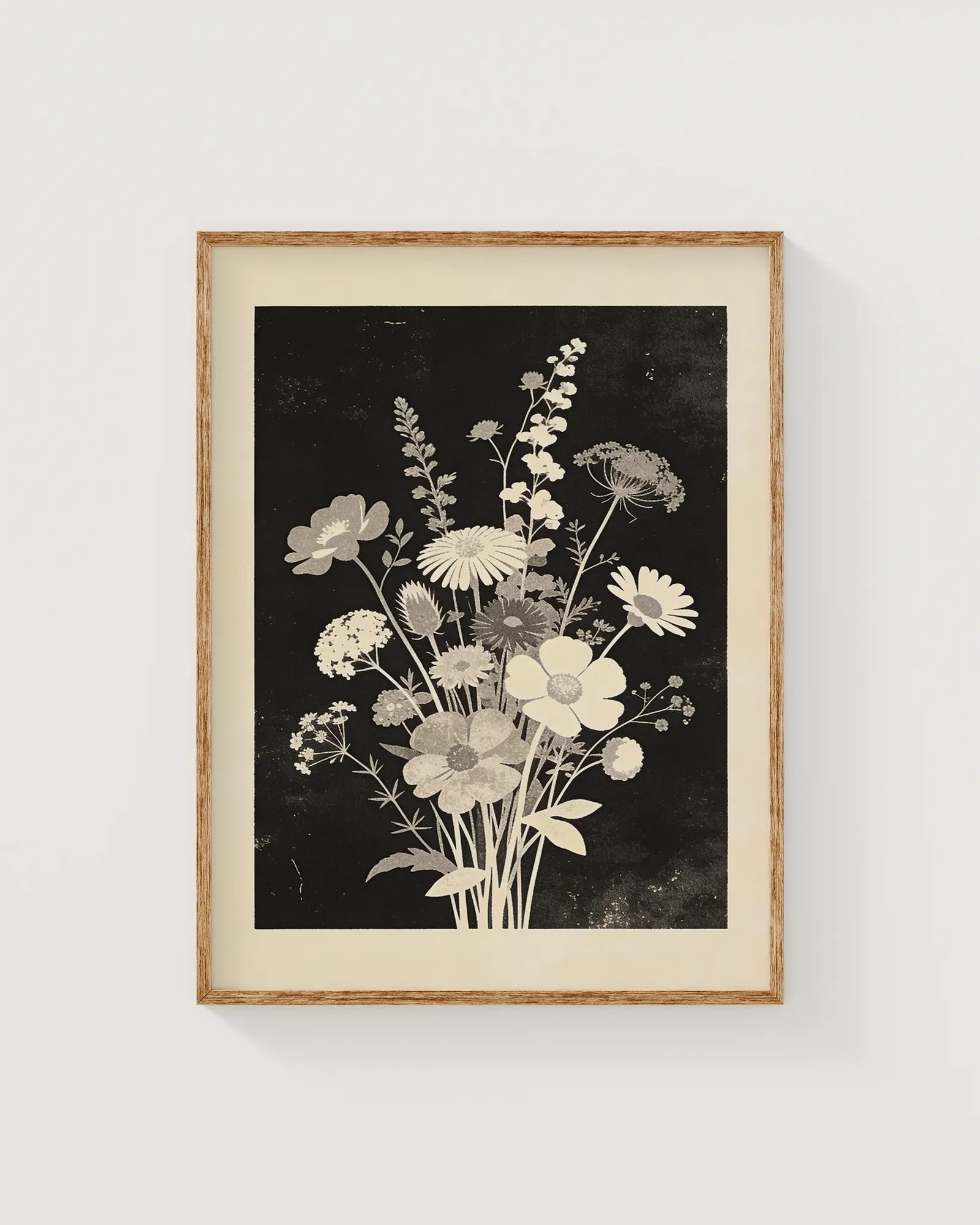 Wildblumenstrauß in Schwarz
